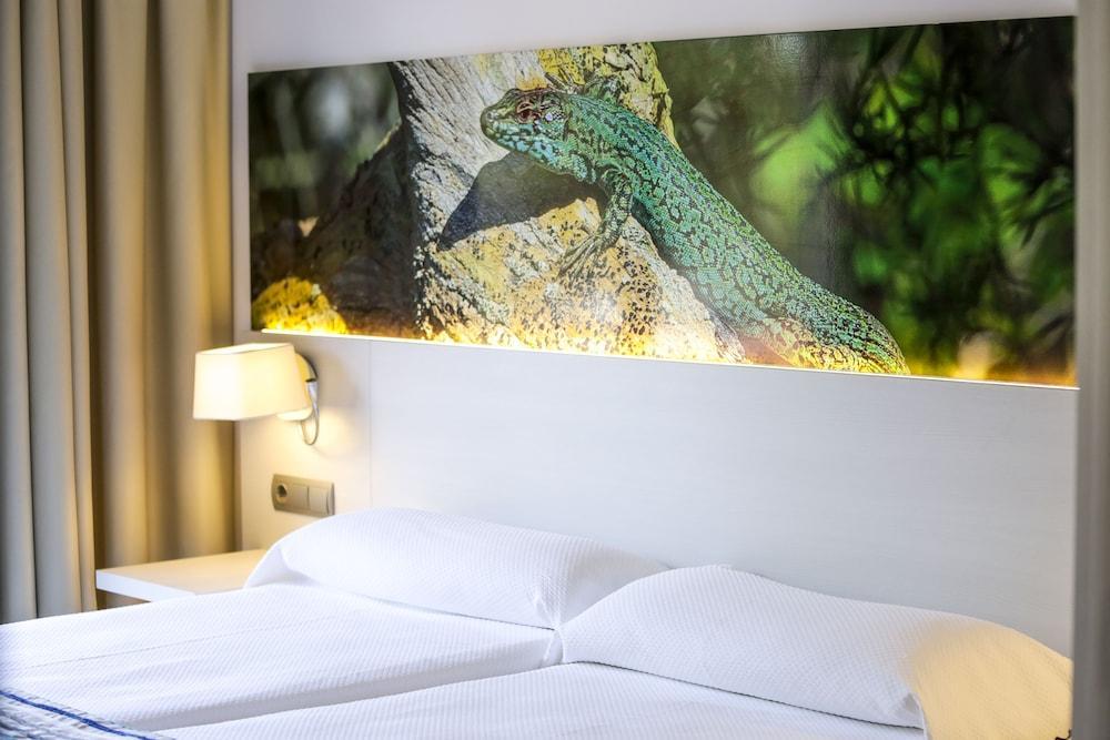 Hostal Rosales Es Pujols Extérieur photo