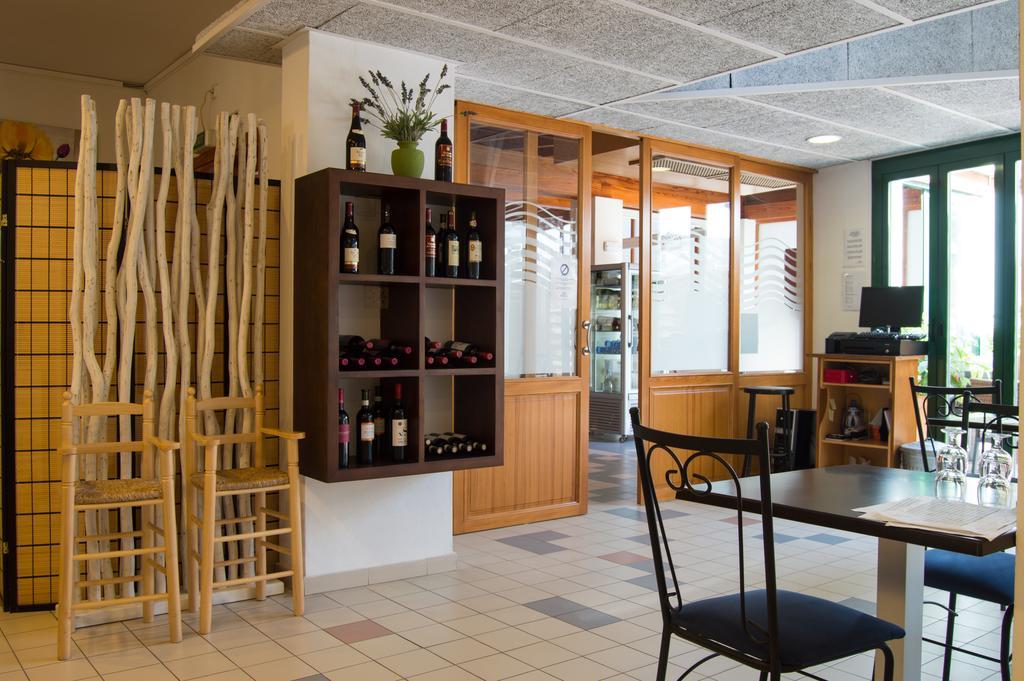 Hostal Rosales Es Pujols Extérieur photo