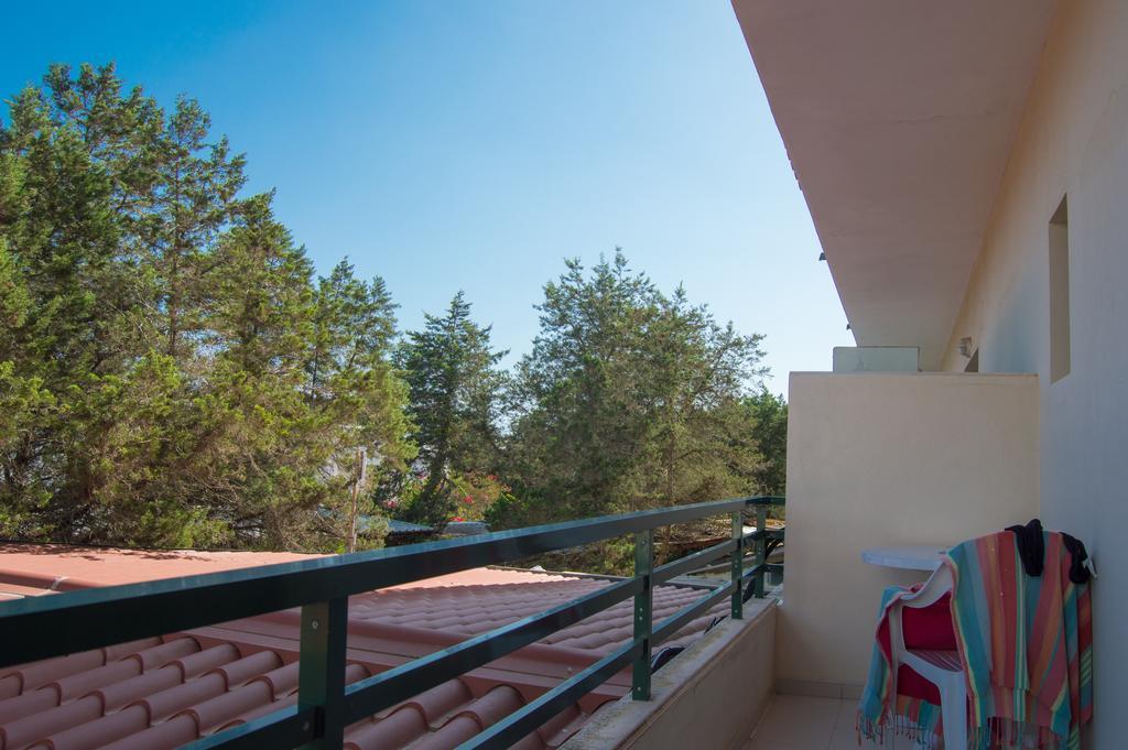 Hostal Rosales Es Pujols Extérieur photo