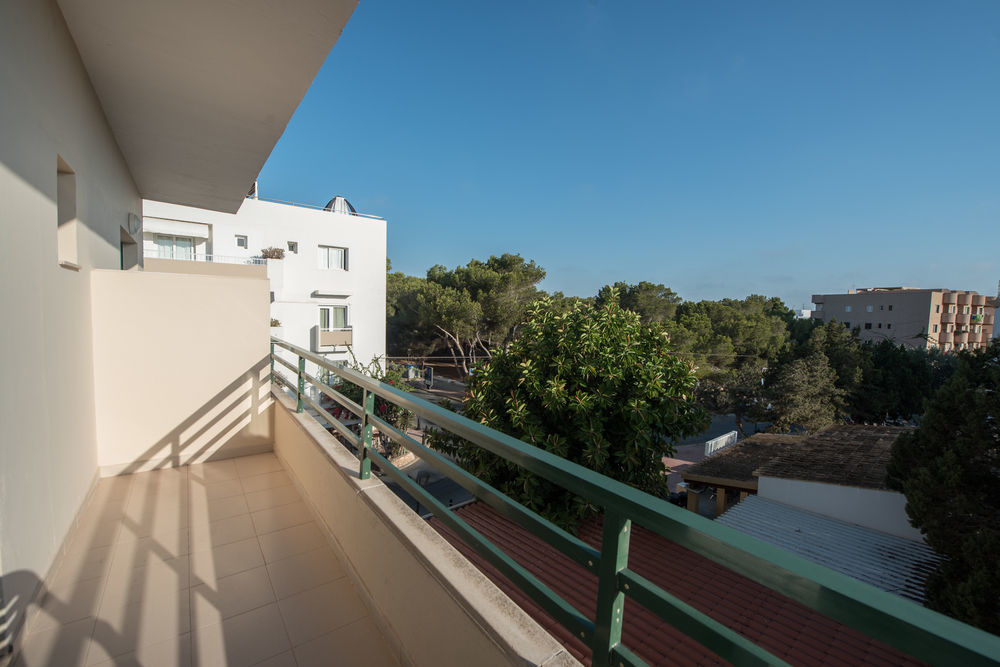 Hostal Rosales Es Pujols Extérieur photo
